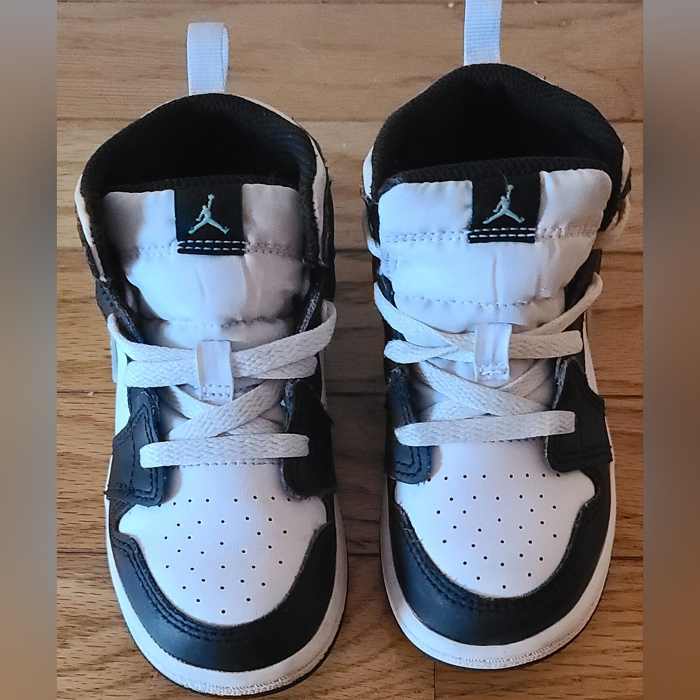 Nike AIR jordan Toddler's 1 Mid White/Green Glow-Black Sz 9c